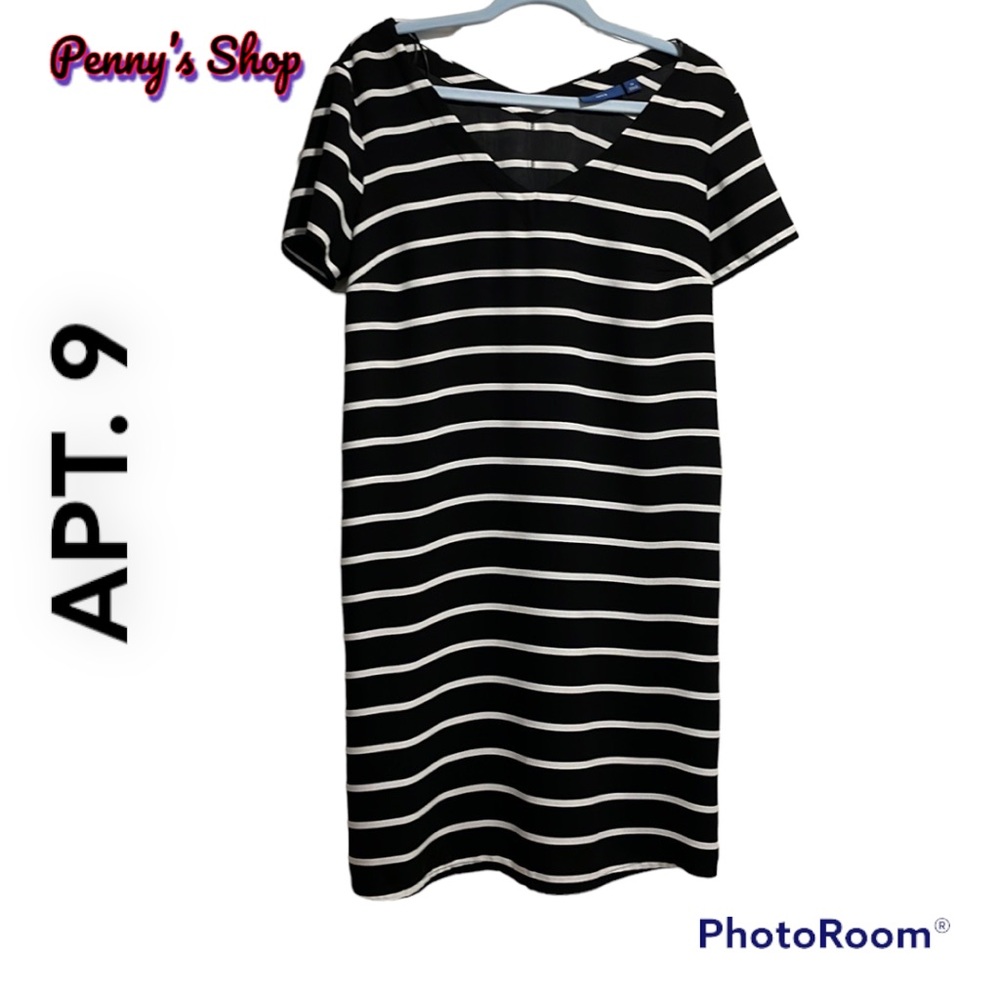 Medium APT 9 black and white shift dress